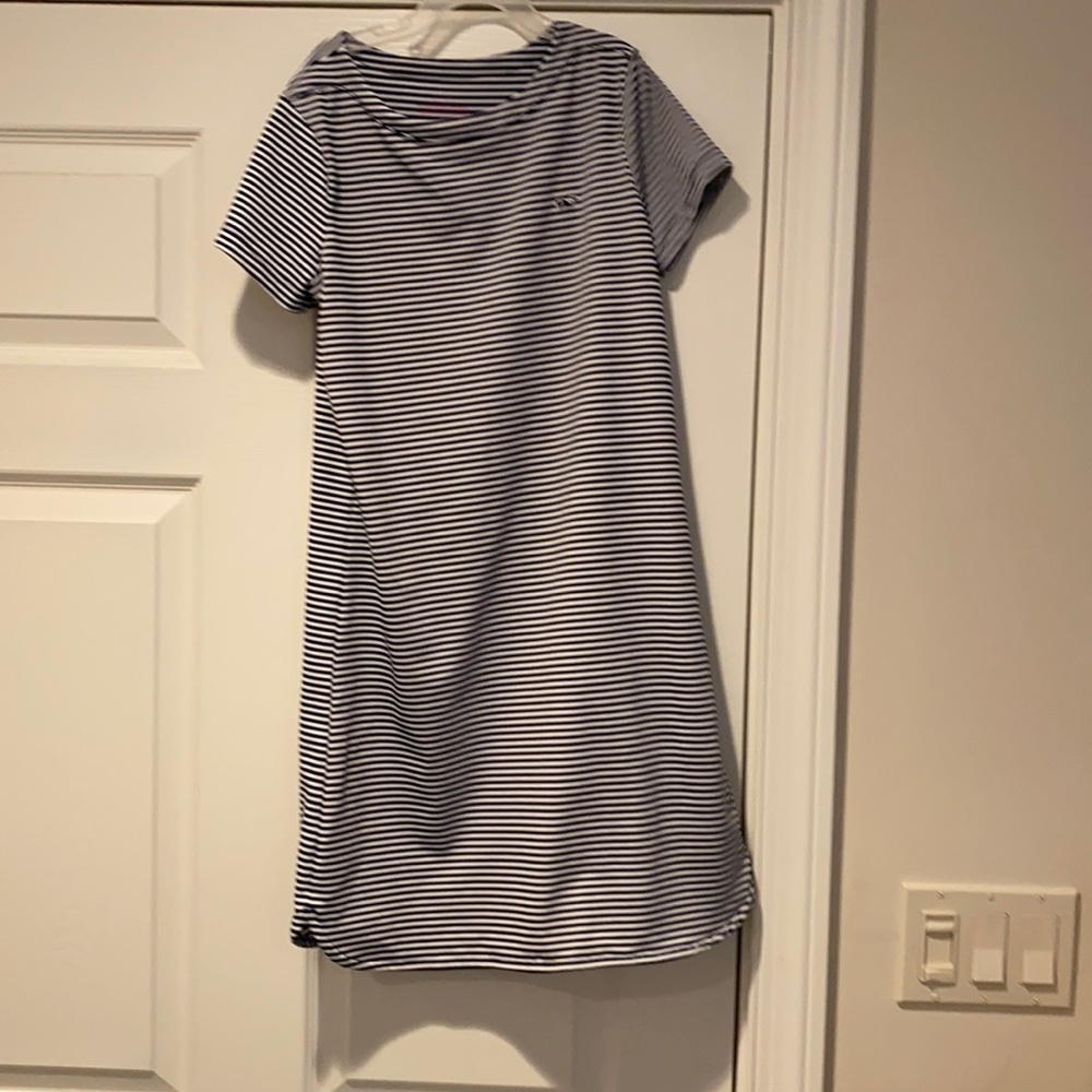 Vineyard vine short sleeve dress
